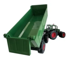 Fjernstyrt traktor med tilhenger